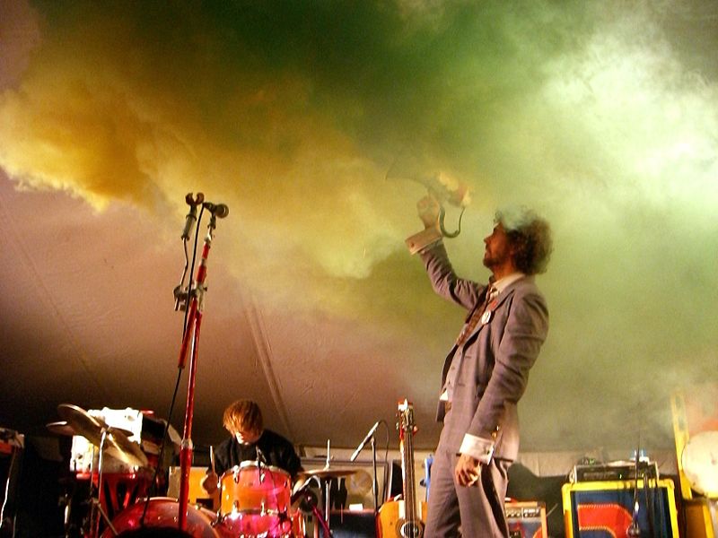 Flaming+Lips%E2%80%99+frontman+is+known+for+his+esoteric+on-stage+antics.+%28Photo+courtesy+of+Wikimedia%29