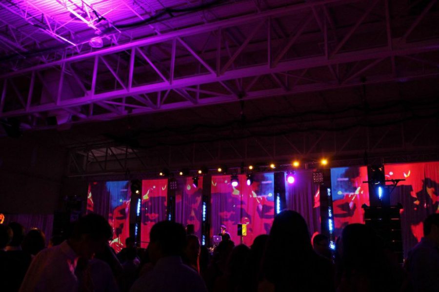 At President’s Ball, both Rose Hill and Lincoln Center students gathered at the Lombardi Fieldhouse to dance and socialize. (Reyna Wang/The Ram)