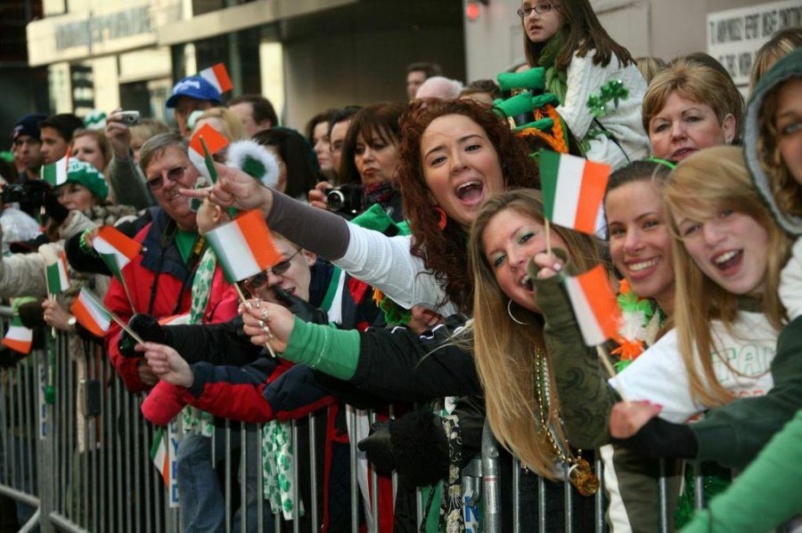 New York crowds this year will now be able to cheer on LGBT groups who are now able to register to participate in the 2015 St. Patrick’s Day Parade. (Courtesy of Wikimedia Commons)