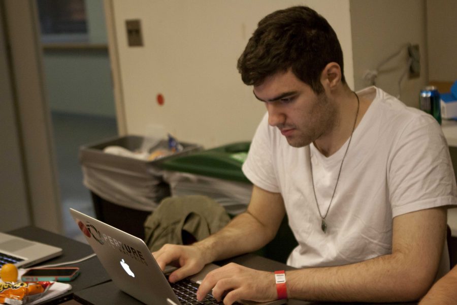 Students Link Up at RPI for Hackathon