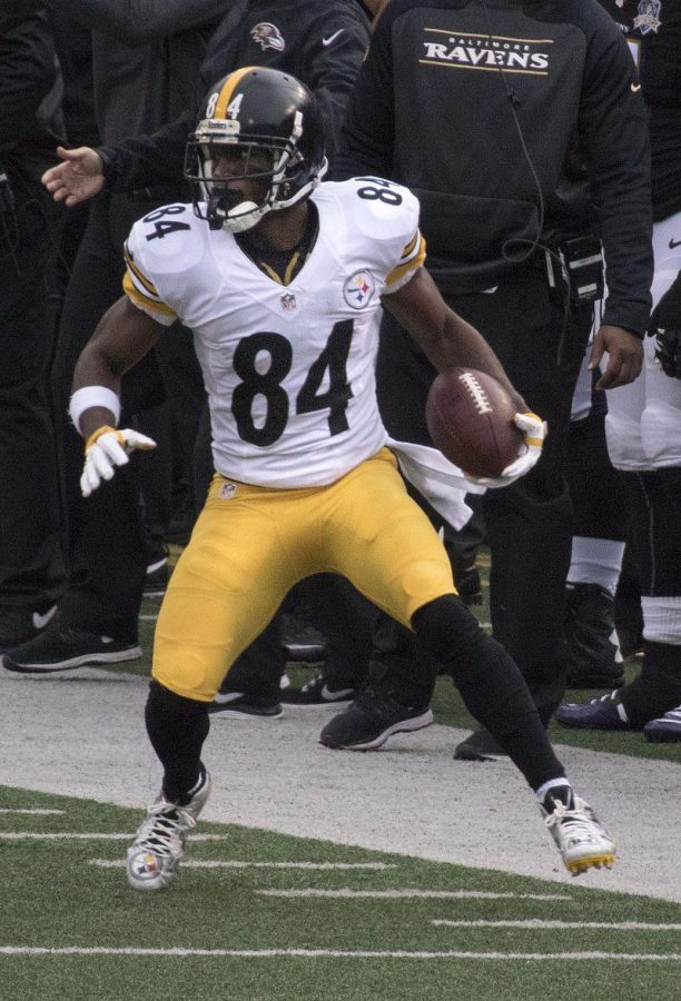 Antonio Brown is one of the top fantasy wide receivers in the NFL. (Courtesy of Wikimedia). 
