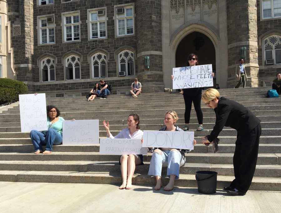 FSU+member+dressed+as+Father+McShaner+during+the+FSU+protest+on+Keating+steps.