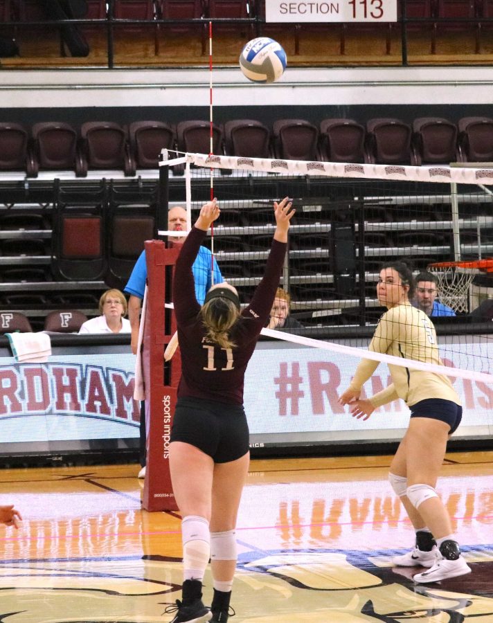 Maddy Walsh had 11 digs and assisted on 24 balls against St. Louis (Julia Comerford/The Fordham Ram).