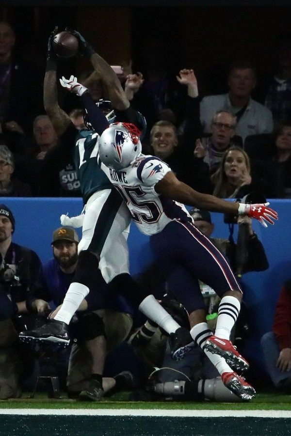 Alshon Jeffery (17) leaps to catch a touchdown pass in the first quarter of Super Bowl LII. (Courtesy of Twitter)