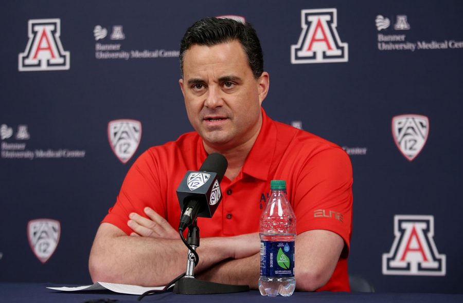 Arizona head coach Sean Miller has been implicated in an FBI probe into bribery and malfeasance in college basketball (Courtesy of Twitter).