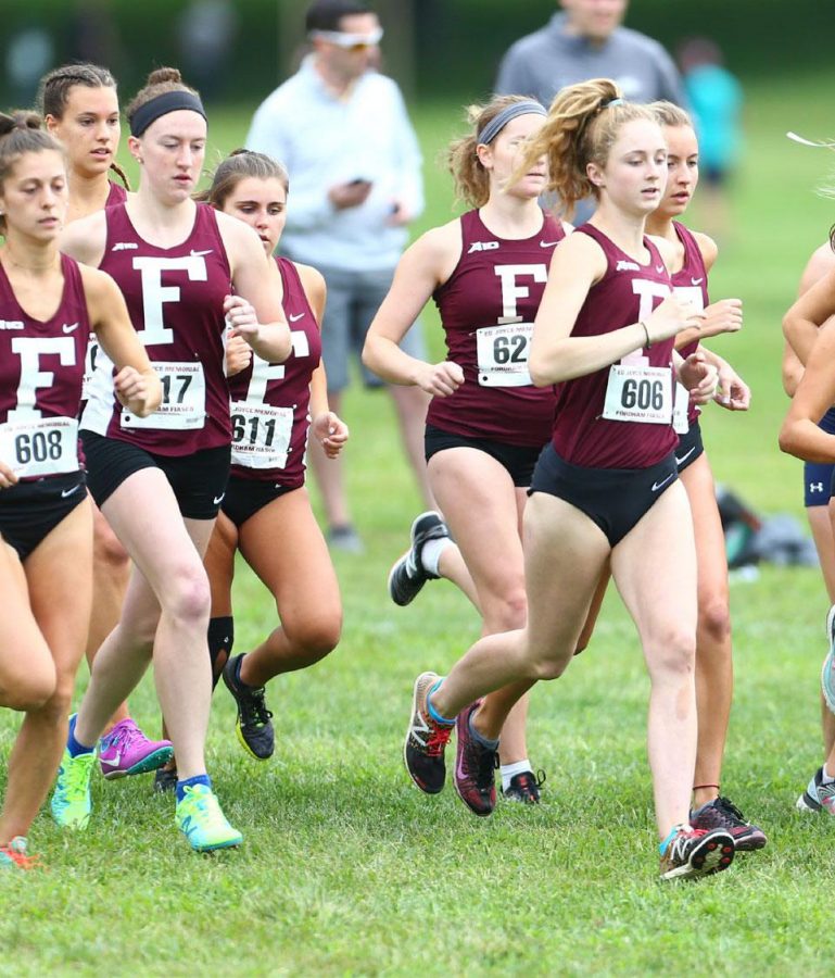 Fordham’s women’s cross country team runs together at the start of the Fiasco (Courtesy of Fordham Athletics).