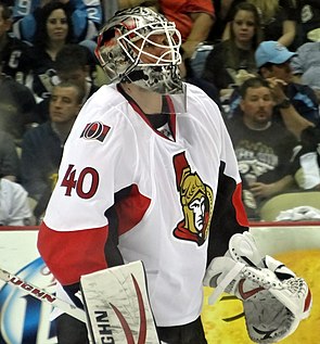 Robin Lehner, now with the Islanders, is having a great season (Courtesy of Wikimedia).