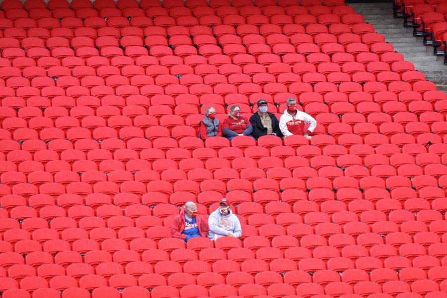 Chiefs fans socially distance as they attend the teams season opener on Thursday. (Courtesy of Twitter)
