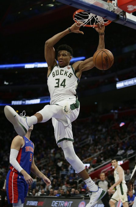 Giannis+Antetokounmpo+%28above%29+is+the+two-time+defending+NBA+MVP.+%28Courtesy+of+Twitter%29
