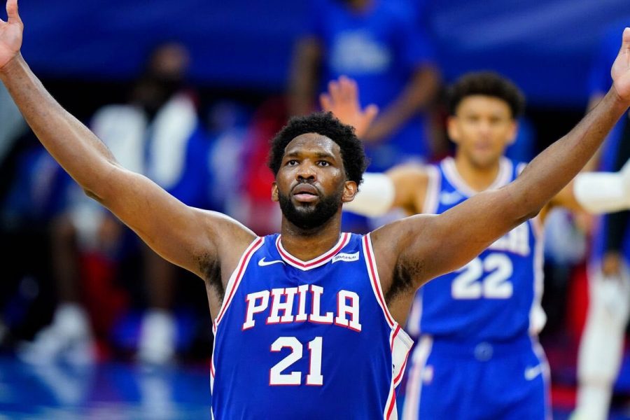 Joel+Embiids+%28above%29+stellar+numbers+this+season+have+catapulted+him+to+the+top+of+the+early+MVP+race+%28Courtesy+of+Twitter%29