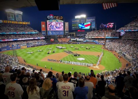A sold-out crowd at Citi Field united before the game on September 11. (Courtesy of Twitter)