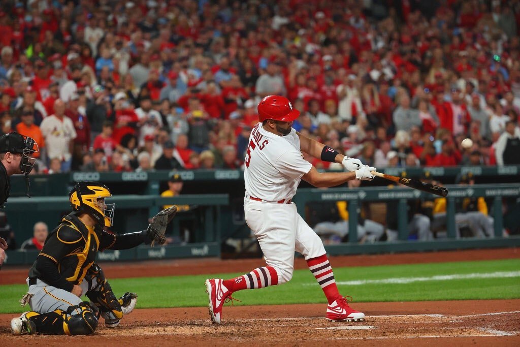 Cardinals' Albert Pujols brings chase for 700th home run to