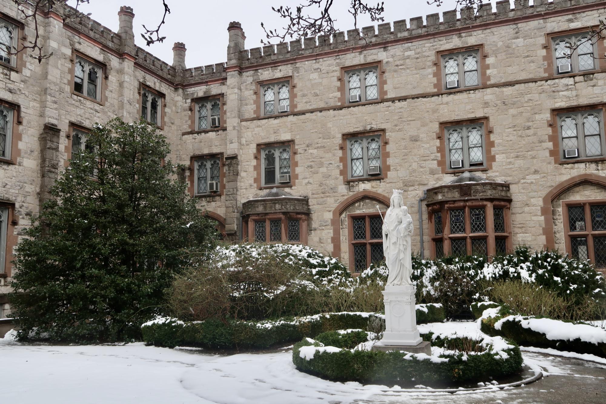 Students enjoyed a snowy day on Tuesday after the inclement weather. (Courtesy of Mary Hawthorn/ The Fordham Ram)