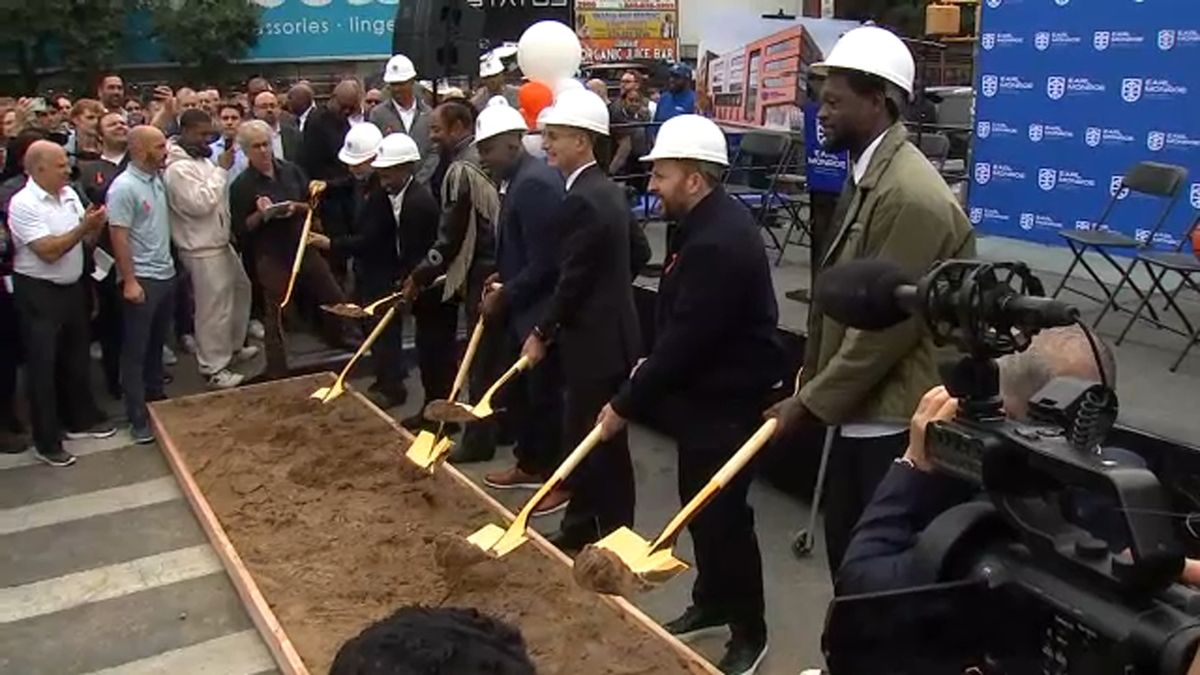 Knicks icons of new and old pitched in to help open the historic Earl Monroe New Renaissance Basketball School (Courtesy of X/@ABC7NYC)