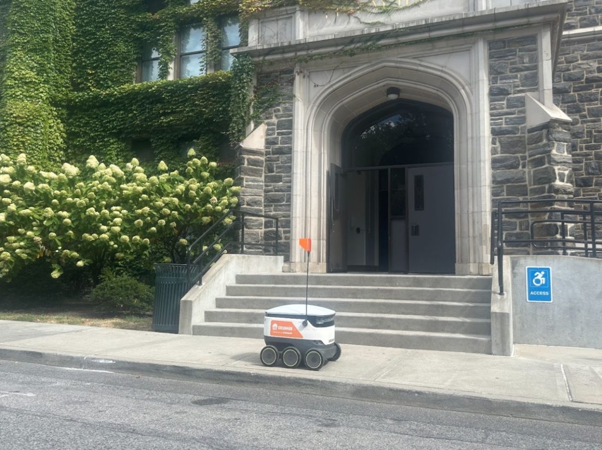 A Starship robot delivers food to Finlay. (Emma Leonardi/The Fordham Ram)
