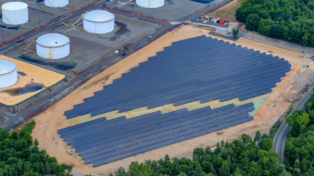 The 10-acre solar power plant on Staten Island sending energy to Fordham. (Courtesy of Fordham Now for The Fordham Ram)
