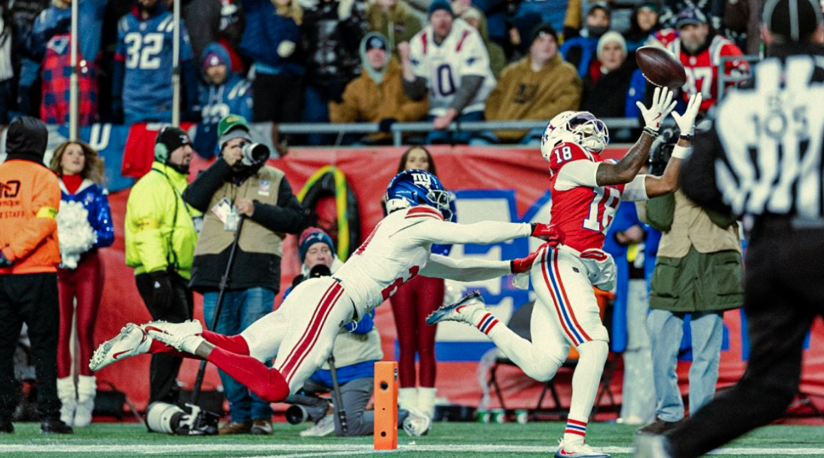 The Patriots have seized the top seed in the AFC.