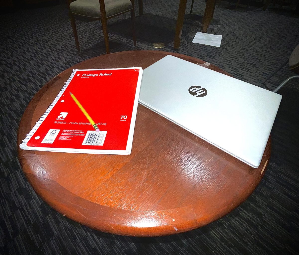 Professors are preferring notebooks and pencils to laptops for note taking in classrooms.