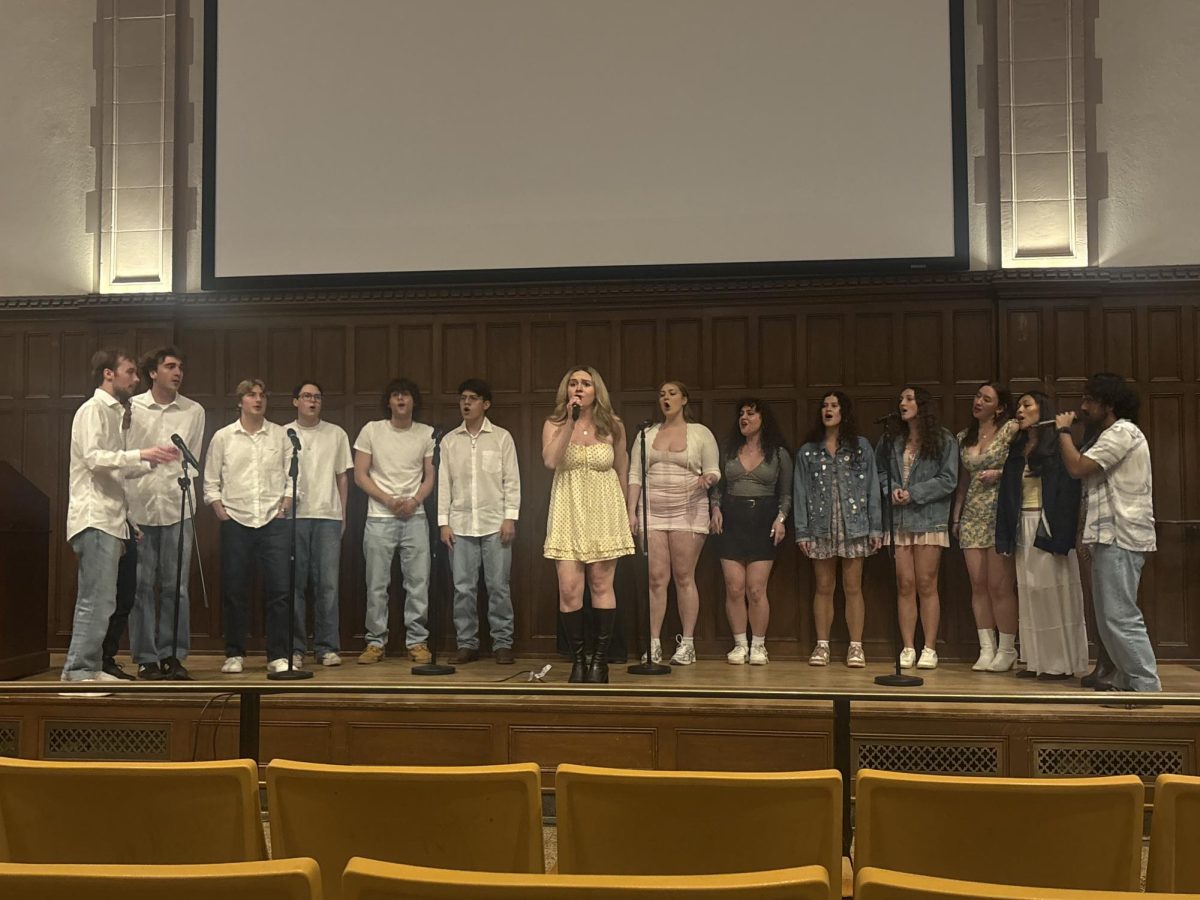 Hayley Dunn, FCRH ’28, entranced the audience with her vocals and stage presence at the a cappella spring teaser.